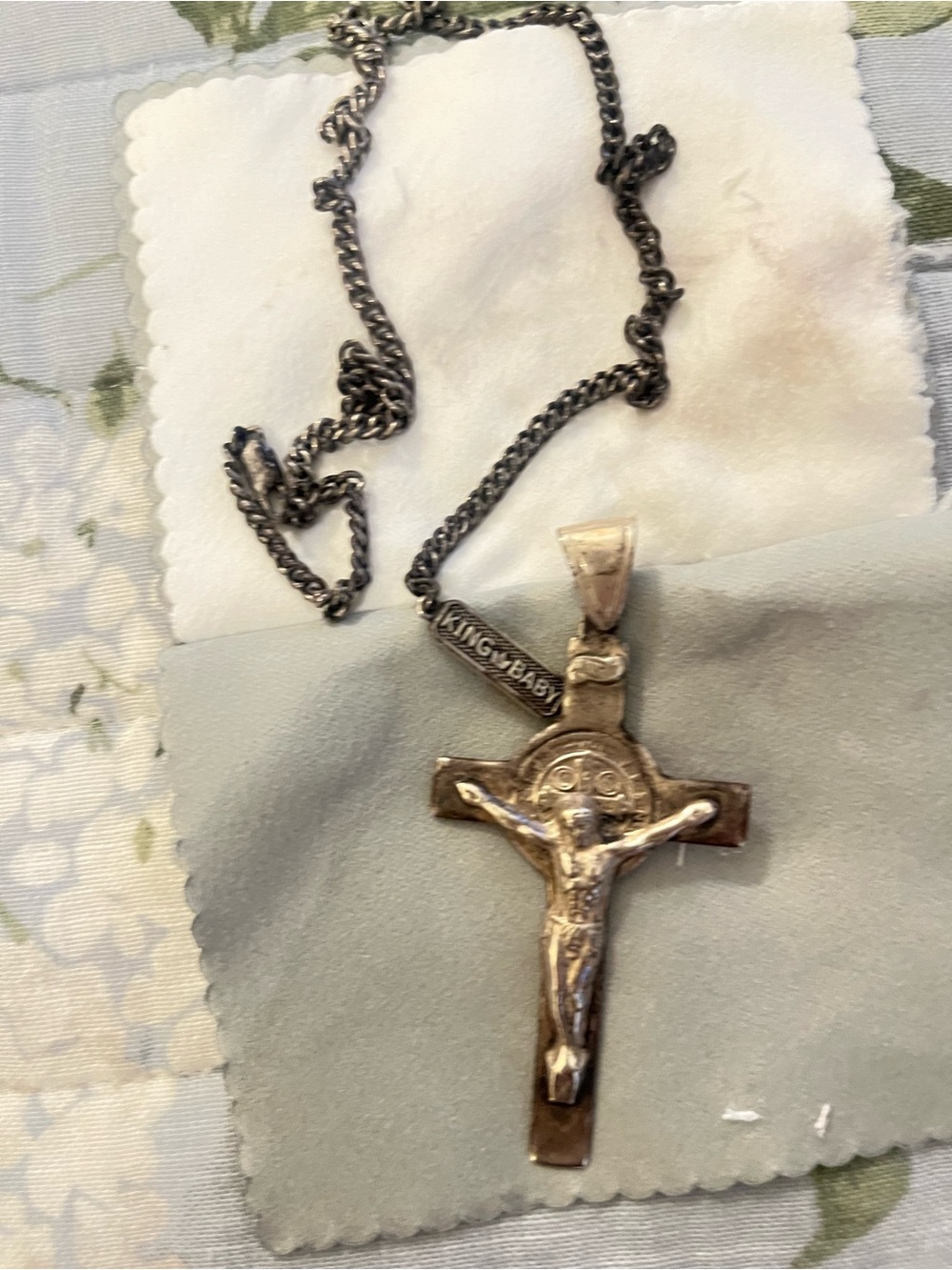 King Baby solid .925 18 inch necklace with solid cross. Pouch and cleaning cloth - Picture 6 of 7